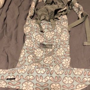 Petunia pickle bottom X ergobaby!